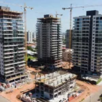 Empreendimento imobiliário em construção no Brasil para análise de VGV mínimo e WACC