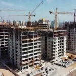 Vista aérea de incorporação imobiliária em São Paulo com análise de LTV e equity multiple