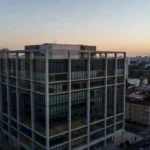 Edifício comercial em São Paulo simbolizando análise de DSCR ajustado por vacância e yield sobre equity