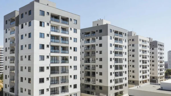 Condomínio residencial brasileiro para análise de cap rate, IPTU e condomínio