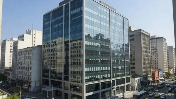 Edifício comercial com vacância em área urbana de São Paulo