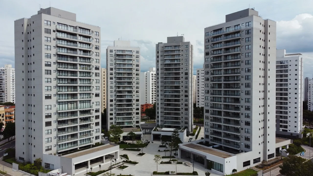 Edifícios residenciais representando carteira de imóveis para cálculo de yield líquido