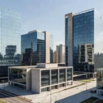 Complexo de edifícios corporativos em área financeira brasileira sobre lançamentos de escritórios e TIR equity