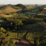 Vista aérea de terreno rural em São Paulo para valoração de terras