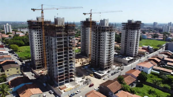 Empreendimento imobiliário em construção no Brasil para análise de WACC em SPE